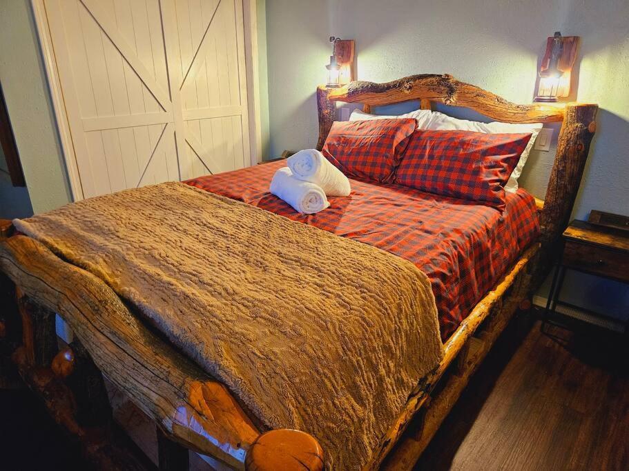 Private Cabin- Breakfast - Double Tub - 75In Tv - Sup - Washer Dryer - Bbq West Point Exterior photo