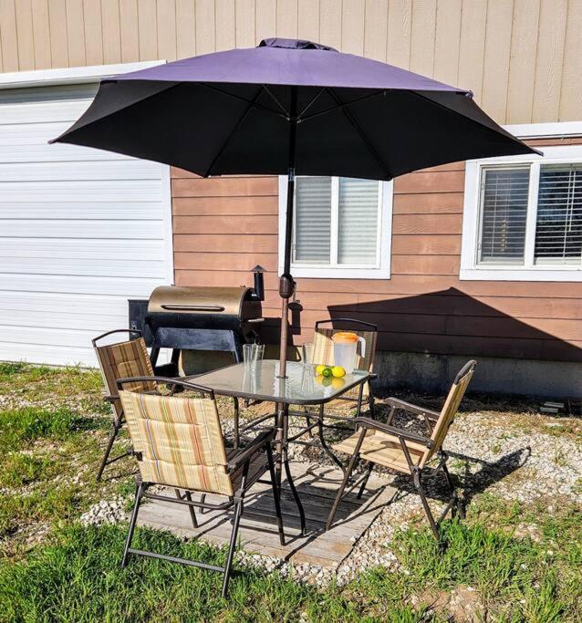 Private Cabin- Breakfast - Double Tub - 75In Tv - Sup - Washer Dryer - Bbq West Point Exterior photo
